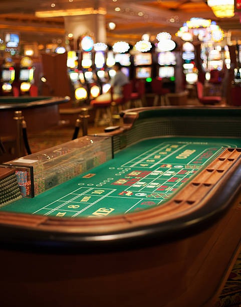 idrslot apk live-dealer studio with HD cameras and professional dealers