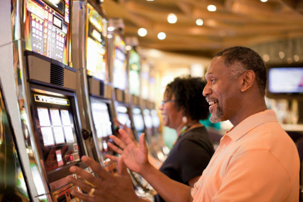 Live draw at idrslot apk studio Live dealer conducting Number Table draw at idrslot apk studio